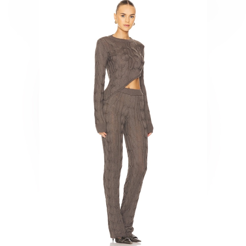 NWT’S KNIT SET!